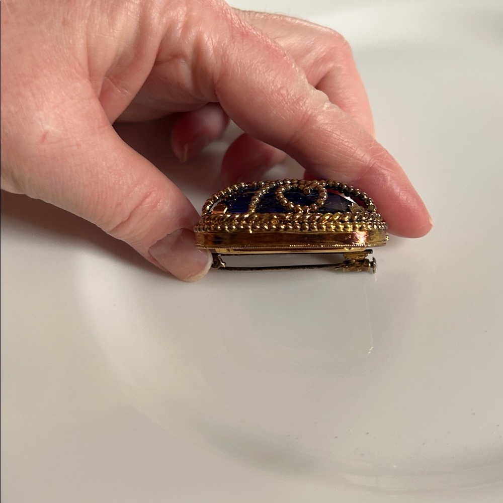 Vintage-Blue Glass Stone/Brass Filigree Rectangular Brooch - Picture 3 of 6
